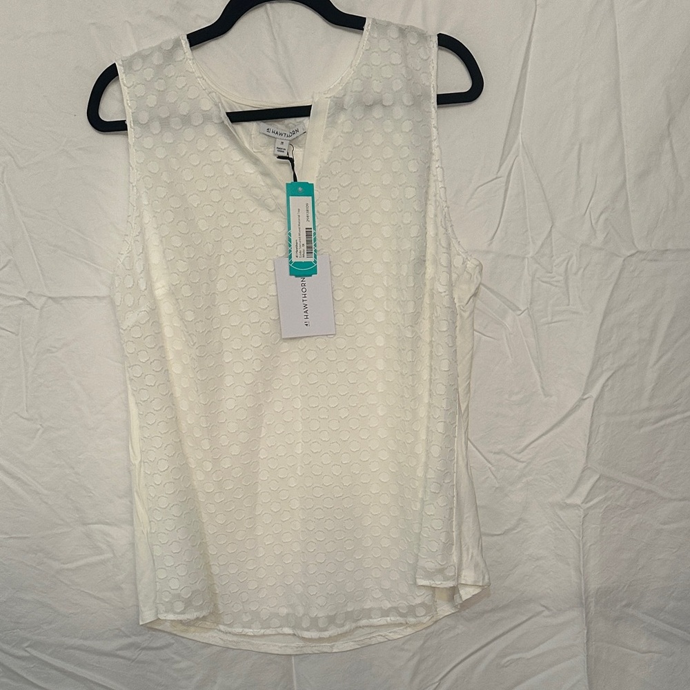 41 Hawthorn Off-White Sleeveless Textured Blouse